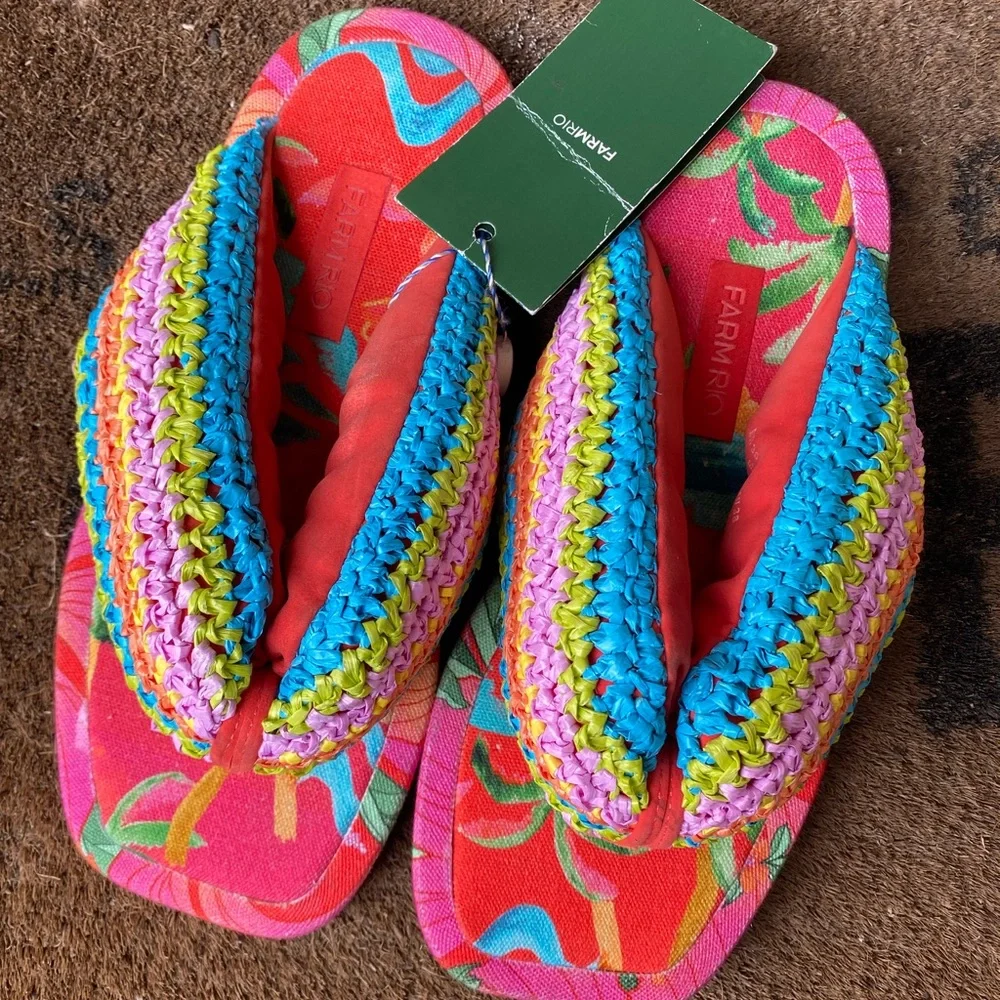 FARM Rio NWT Multicolor Toucans Puffy Flip Flops Crochet Sandals Women’s Sz US 7 - Picture 1 of 10